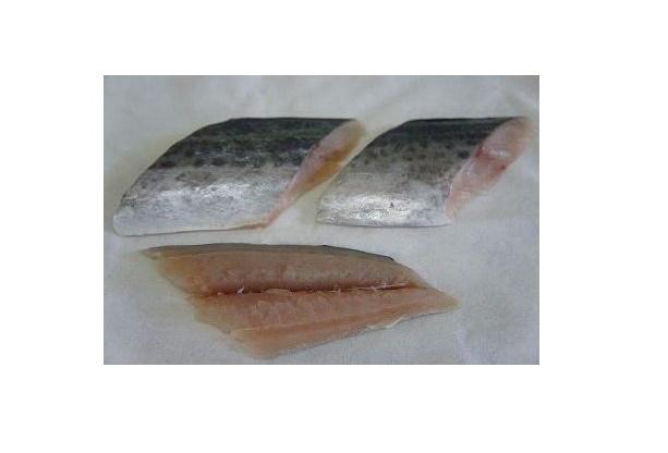 サワラ切身 骨取 300ｇ 60ｇ ５切 焼き魚 煮つけ 鍋物 味噌漬けにの商品詳細 商品詳細 C Joy